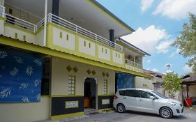 RedDoorz Syariah @ Pakuncen Malioboro Yogyakarta